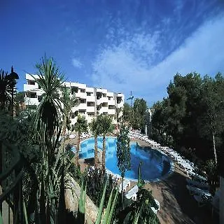 Festival Village סאלו