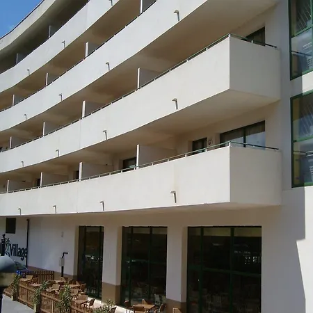 Festival Village 3* סאלו