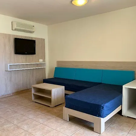 Festival Village מלון 3*