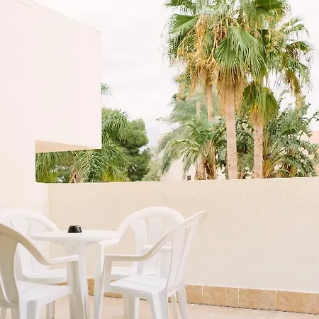 Festival Village מלון 3*